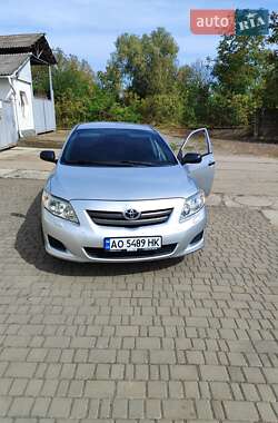 Седан Toyota Corolla 2009 в Мукачевому