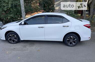 Седан Toyota Corolla 2014 в Полтаве