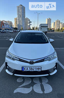 Седан Toyota Corolla 2017 в Києві