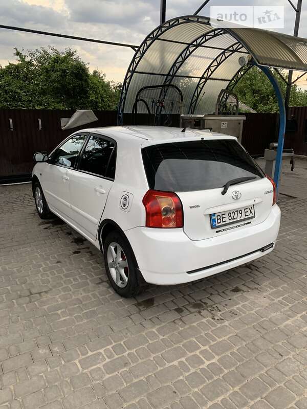 Хэтчбек Toyota Corolla 2006 в Первомайске