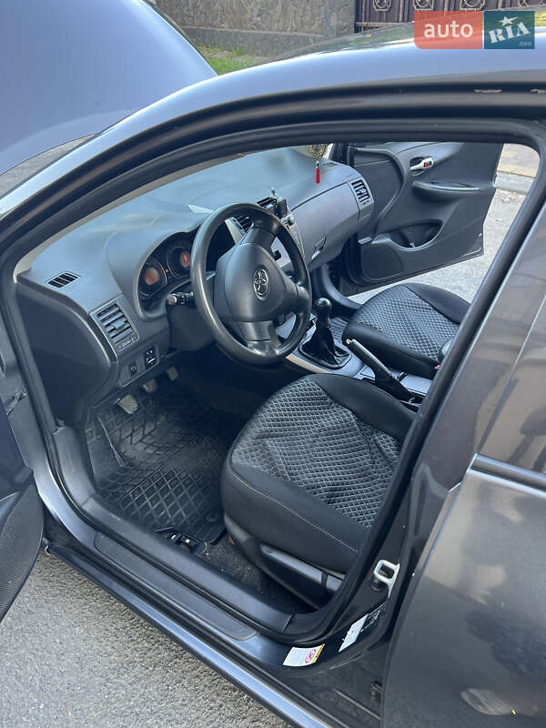 Седан Toyota Corolla 2007 в Львове