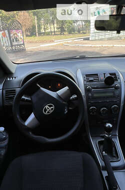 Седан Toyota Corolla 2010 в 