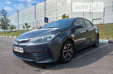 Седан Toyota Corolla 2018 в Рівному