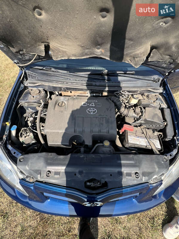 Седан Toyota Corolla 2005 в Дубровиці