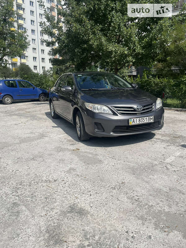 Седан Toyota Corolla 2010 в Києві