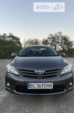 Седан Toyota Corolla 2011 в Львові