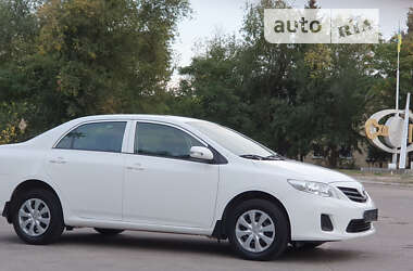 Седан Toyota Corolla 2012 в Жовтих Водах