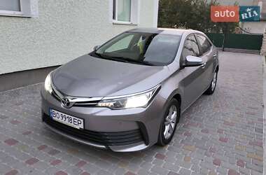 Седан Toyota Corolla 2018 в Тернополе