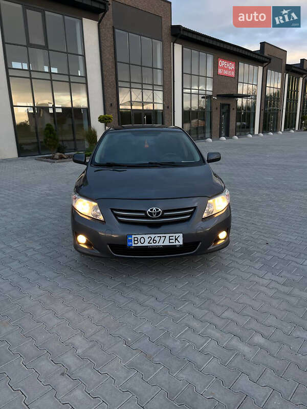 Седан Toyota Corolla 2008 в Тернополі