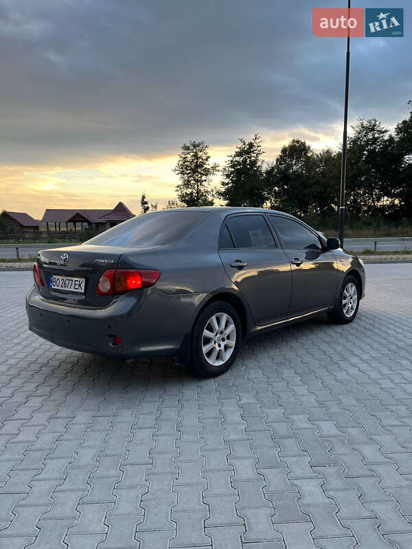 Седан Toyota Corolla 2008 в Тернополі