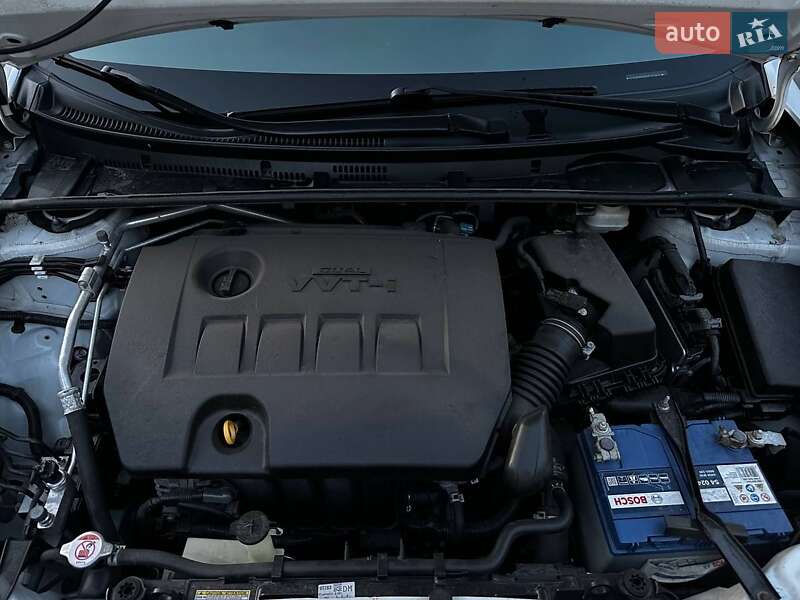 Седан Toyota Corolla 2017 в Запоріжжі