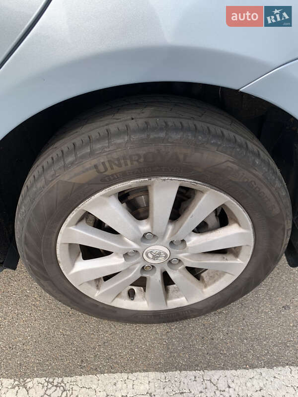 Седан Toyota Corolla 2008 в Киеве