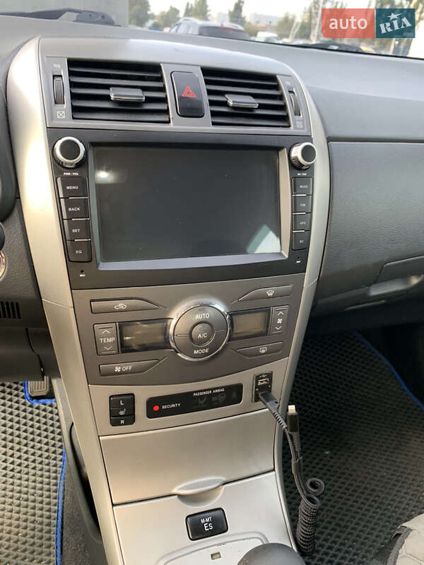 Седан Toyota Corolla 2008 в Киеве