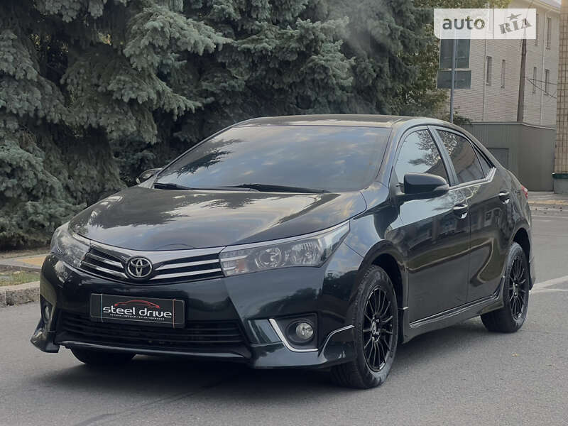 Седан Toyota Corolla 2014 в Миколаєві