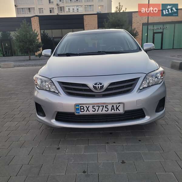 Седан Toyota Corolla 2012 в Хмельницком