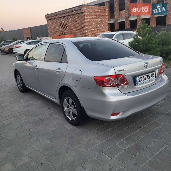 Седан Toyota Corolla 2012 в Хмельницком