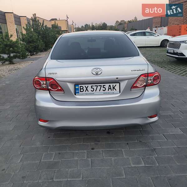 Седан Toyota Corolla 2012 в Хмельницком