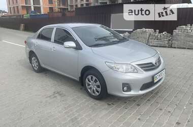 Седан Toyota Corolla 2011 в Львові