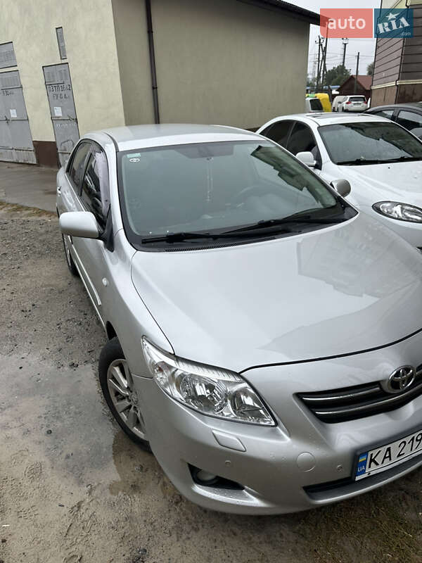 Седан Toyota Corolla 2007 в Нових Петрівцях