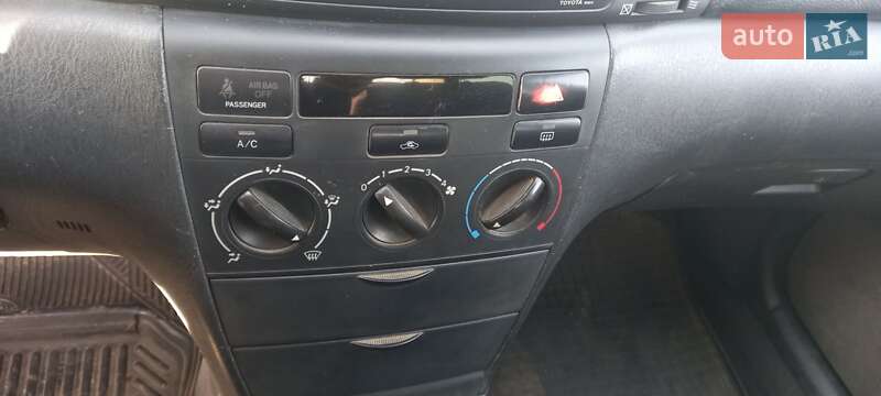 Седан Toyota Corolla 2004 в Одесі