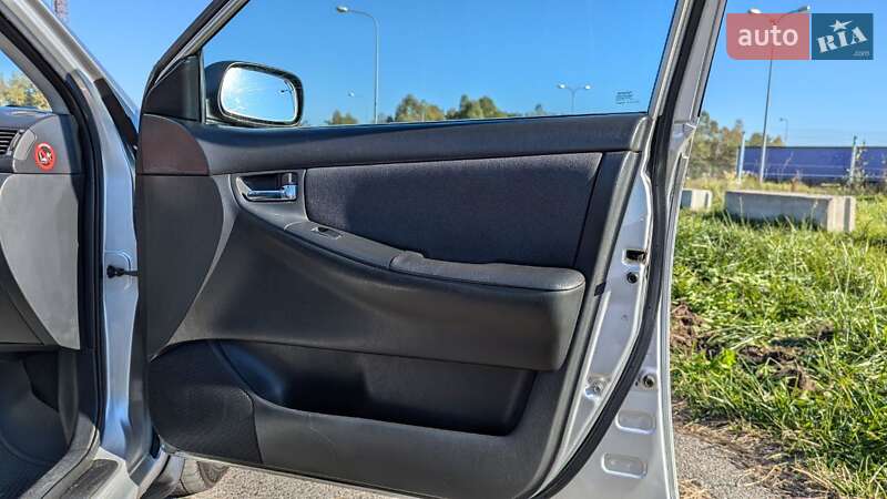 Седан Toyota Corolla 2003 в Львове