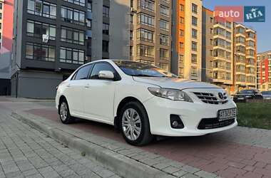 Седан Toyota Corolla 2012 в Івано-Франківську