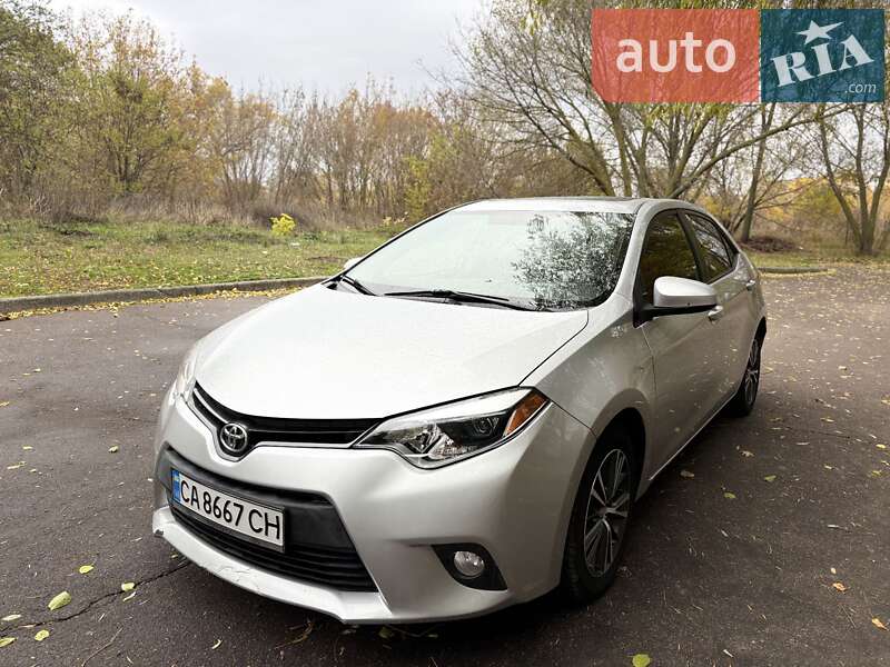 Седан Toyota Corolla 2016 в Черкасах