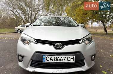 Седан Toyota Corolla 2016 в Черкасах