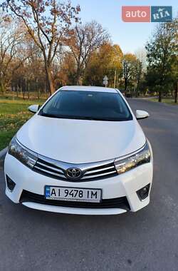 Седан Toyota Corolla 2013 в 