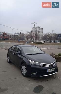 Седан Toyota Corolla 2014 в Киеве