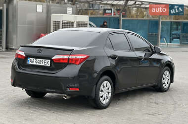 Седан Toyota Corolla 2013 в Києві