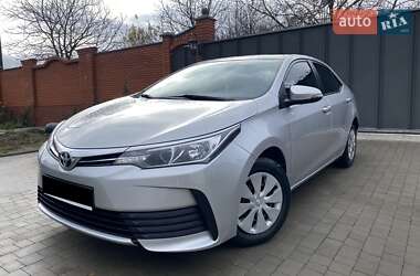 Седан Toyota Corolla 2018 в Луцьку