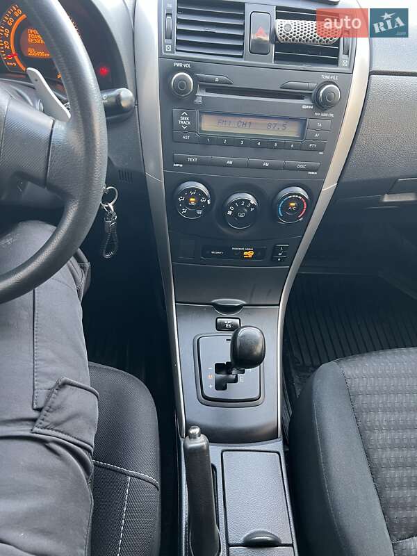 Седан Toyota Corolla 2008 в Херсоні