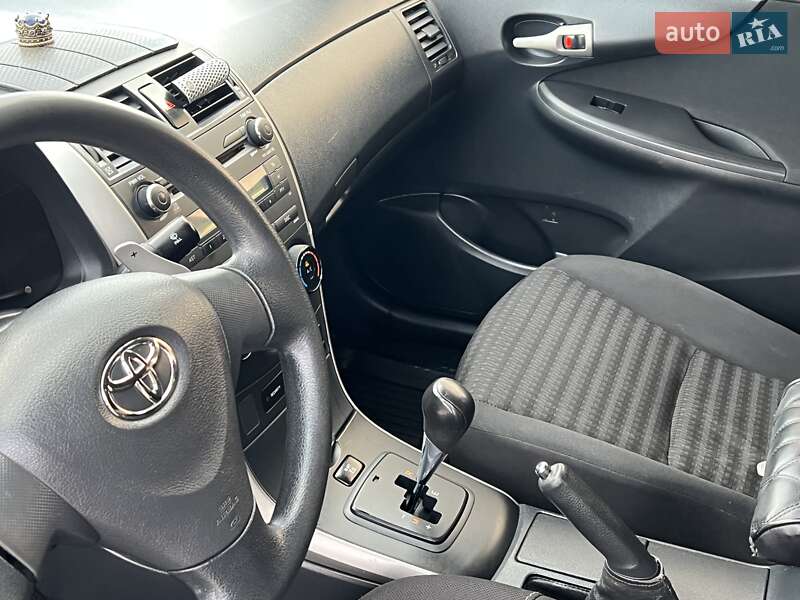 Седан Toyota Corolla 2008 в Херсоні