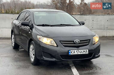 Седан Toyota Corolla 2007 в Киеве