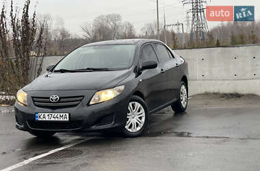 Седан Toyota Corolla 2007 в Киеве