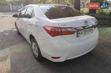 Седан Toyota Corolla 2013 в Ровно