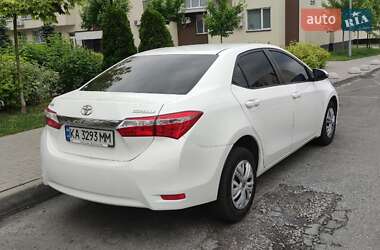 Седан Toyota Corolla 2013 в Ровно