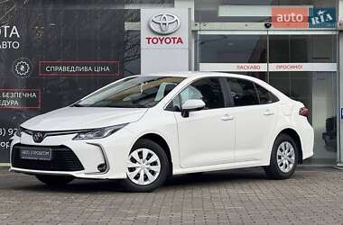 Седан Toyota Corolla 2022 в Ужгороді