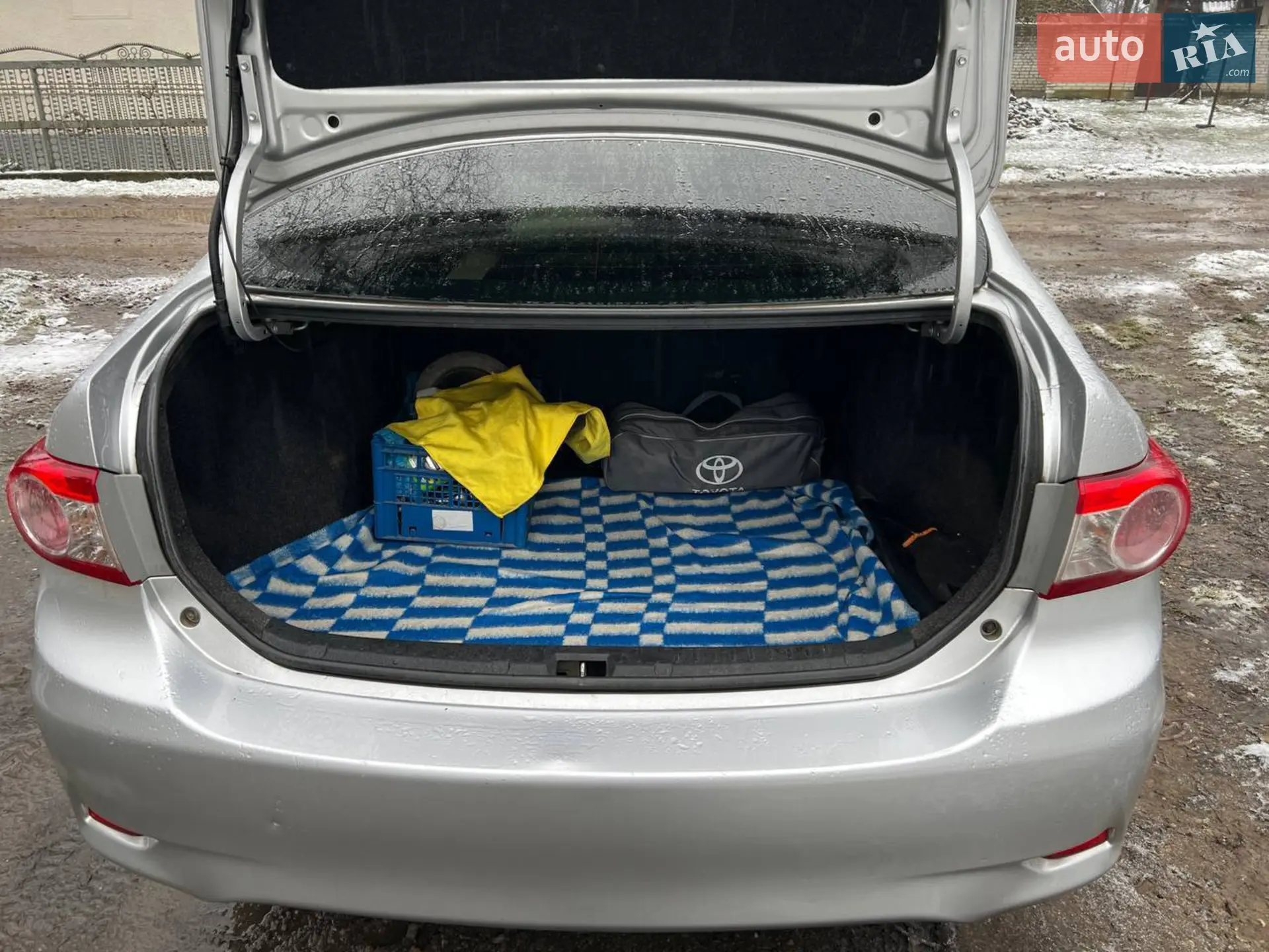 2010 Toyota Corolla - мініатюра 10