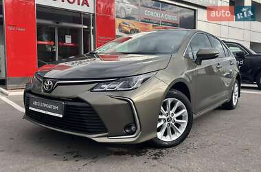 Седан Toyota Corolla 2022 в Кременчуге