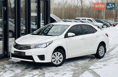 Седан Toyota Corolla 2013 в Харкові