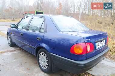 Седан Toyota Corolla 1997 в Києві