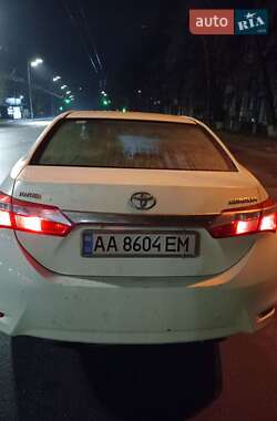 Седан Toyota Corolla 2014 в Киеве