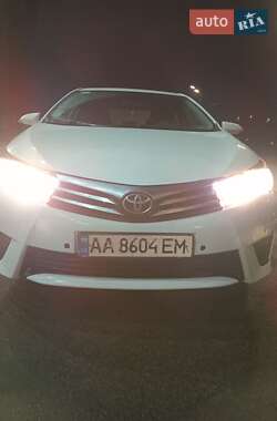 Седан Toyota Corolla 2014 в Киеве