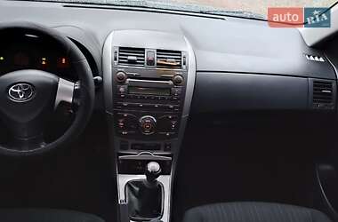 Седан Toyota Corolla 2008 в Прилуках