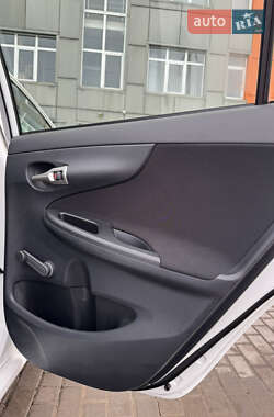 Седан Toyota Corolla 2012 в 