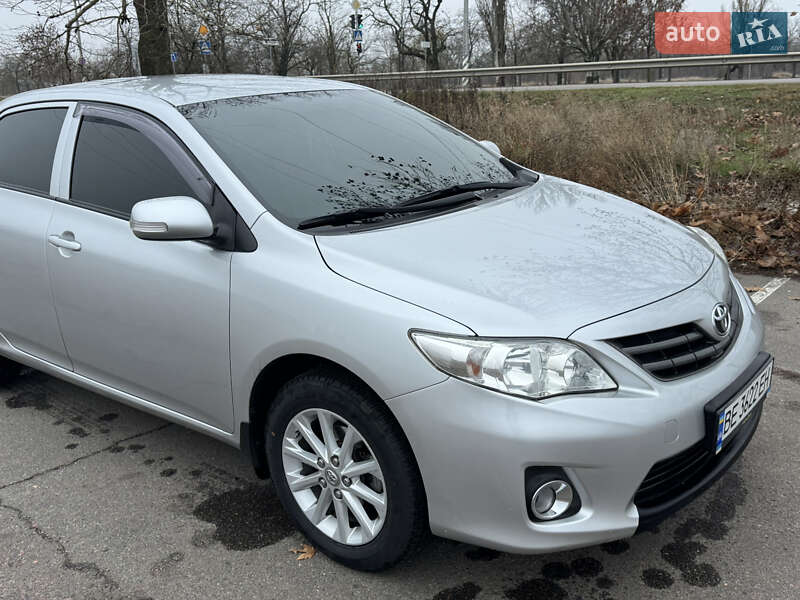 Седан Toyota Corolla 2011 в Николаеве