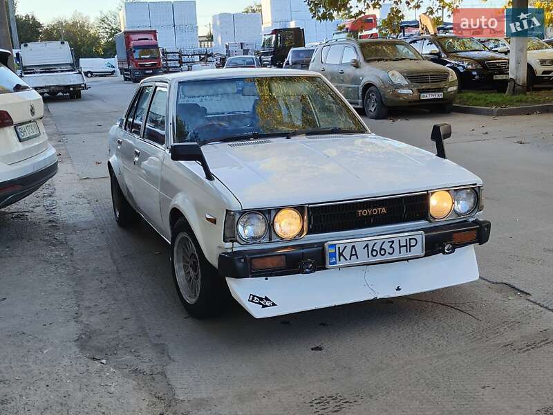 Седан Toyota Corolla 1981 в Одессе