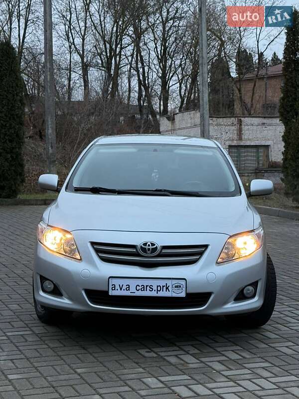 Седан Toyota Corolla 2008 в Прилуках